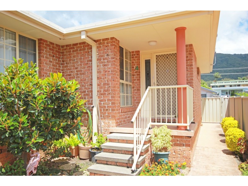 4/10 McLennan Street, Laurieton NSW 2443