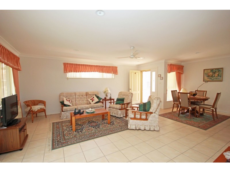 4/10 McLennan Street, Laurieton NSW 2443