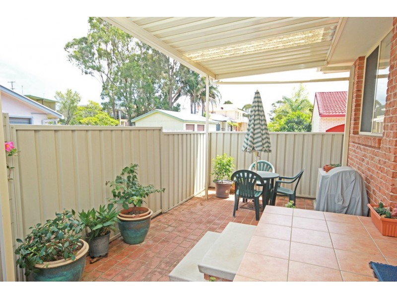 4/10 McLennan Street, Laurieton NSW 2443