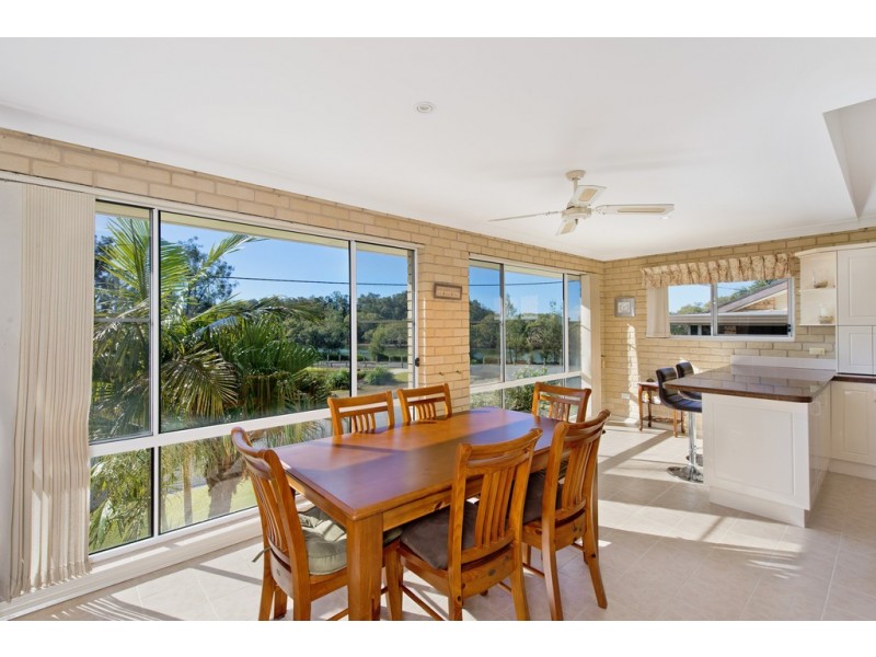 18 Camden Head Road, Dunbogan NSW 2443