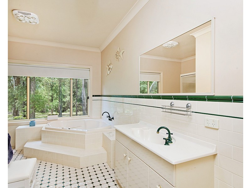 15 Glen Haven Drive, Kew NSW 2439