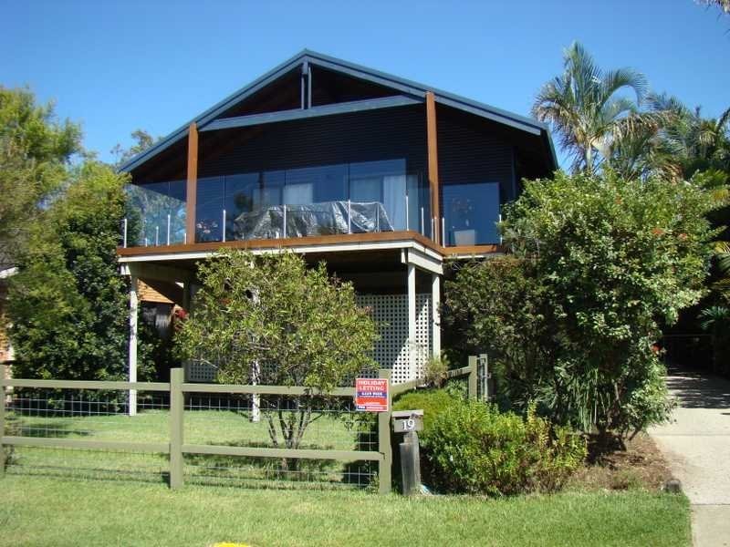 19 Bayside Avenue, North Haven NSW 2443