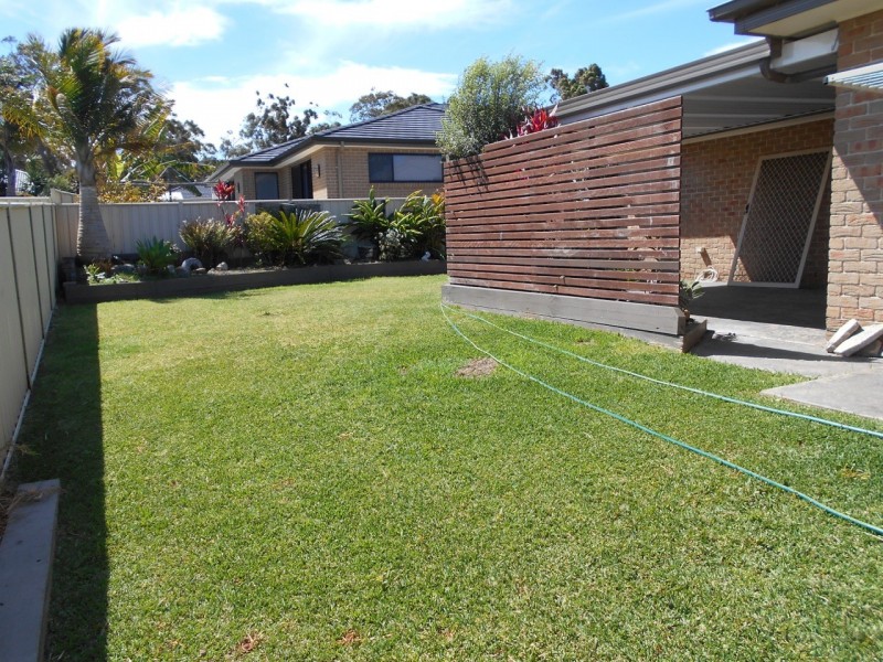 8 Hogbin Crs, St Georges Basin NSW 2540