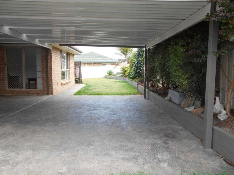 8 Hogbin Crs, Sanctuary Point NSW 2540