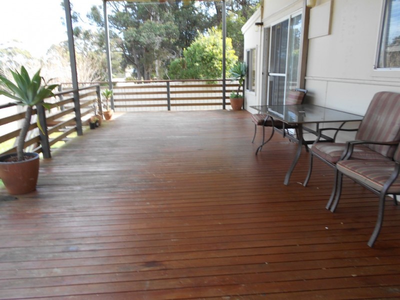 2 Bruce Street, St Georges Basin NSW 2540
