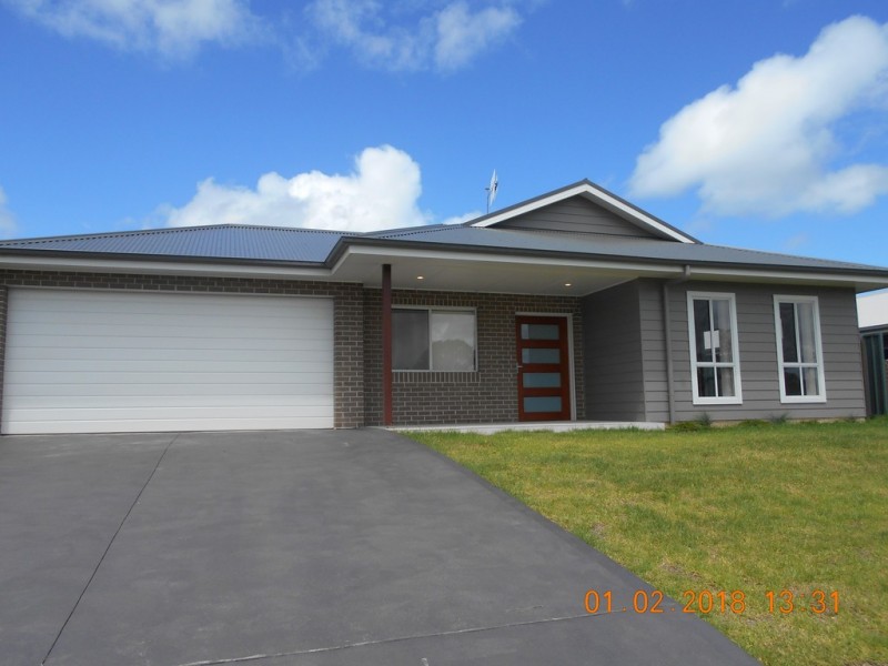 13 Nadine St, Sanctuary Point NSW 2540