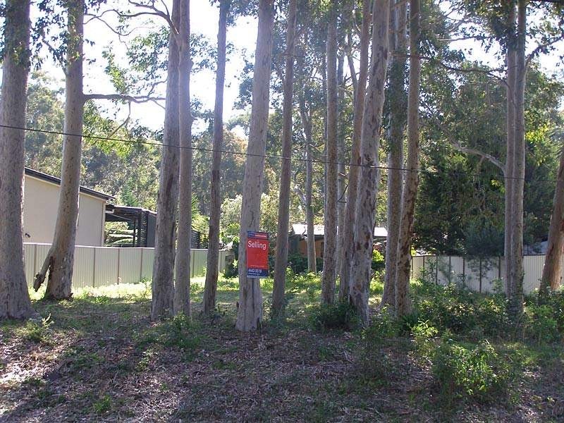 11 Boathaven Ave, Basin View NSW 2540