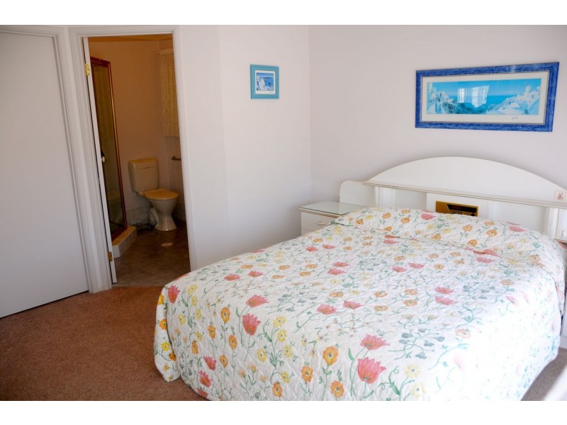 40 Cammaray Drive, St Georges Basin NSW 2540