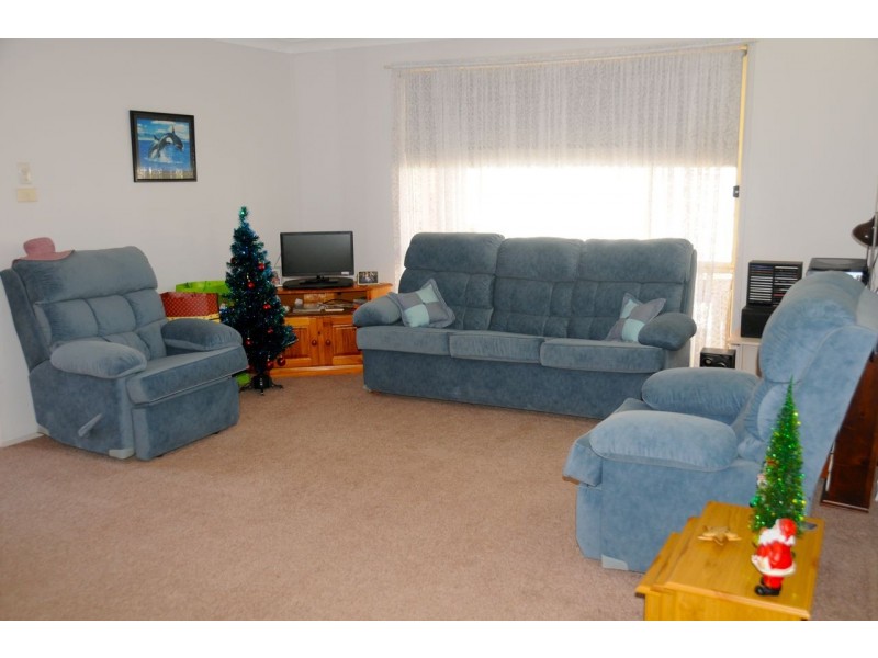 40 Cammaray Drive, St Georges Basin NSW 2540