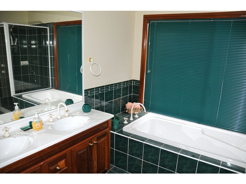 14 Panorama Road, St Georges Basin NSW 2540