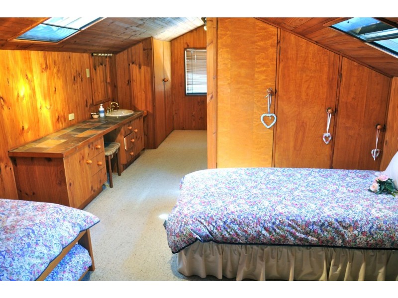 11 Loralyn Avenue, St Georges Basin NSW 2540