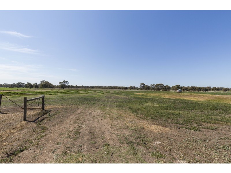 205 Heards Road, Riverside VIC 3401