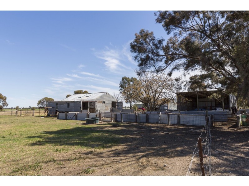 205 Heards Road, Riverside VIC 3401