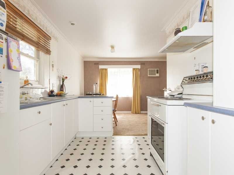 84 Bellinghams Hill Road, Ararat VIC 3377