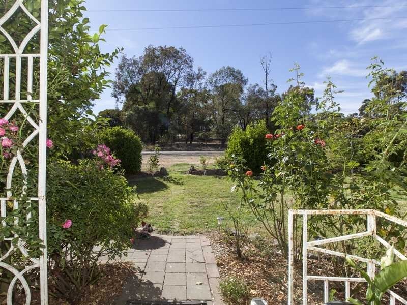 84 Bellinghams Hill Road, Ararat VIC 3377