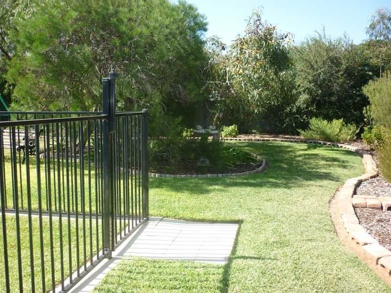 Hilltop Motel, Ouyen VIC 3490