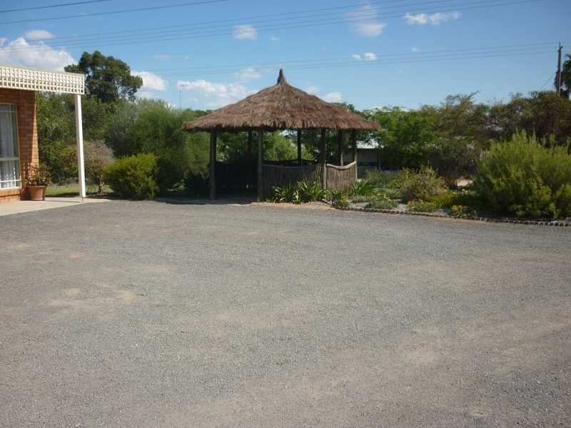 Hilltop Motel, Ouyen VIC 3490