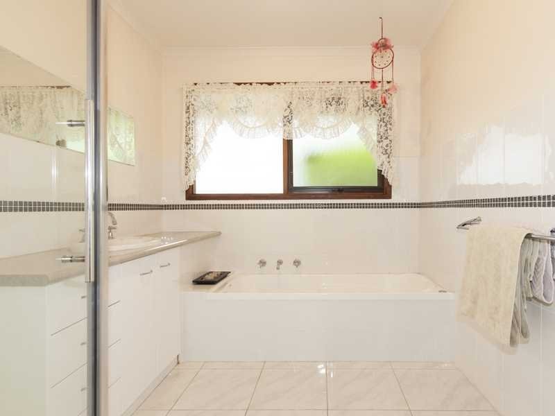 21 Henderson Street, Ararat VIC 3377