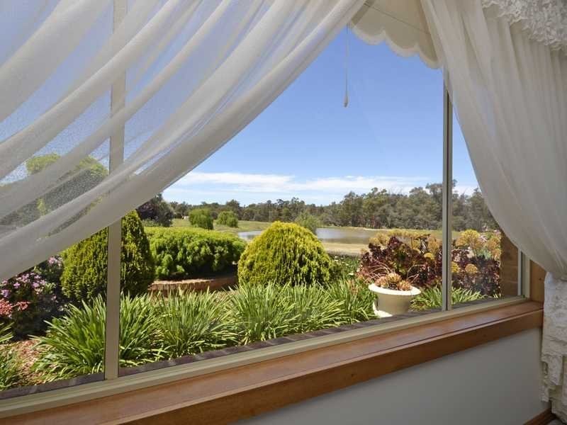 34 Creasey Court, Vectis VIC 3401