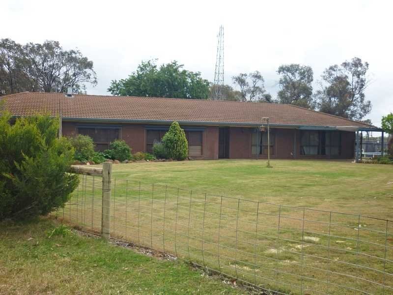271 Perenna Road, Nhill VIC 3418