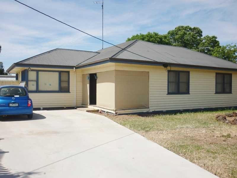 11 Camp Street, Donald VIC 3480