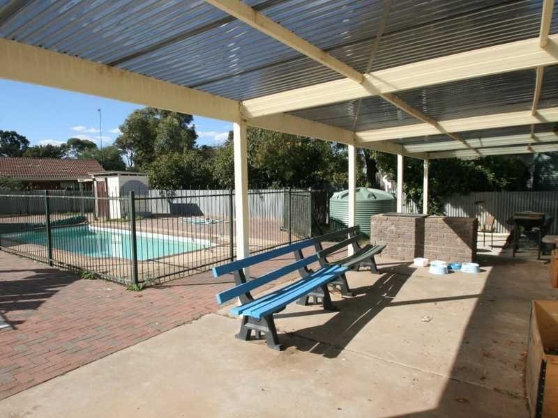 11 Camp Street, Donald VIC 3480