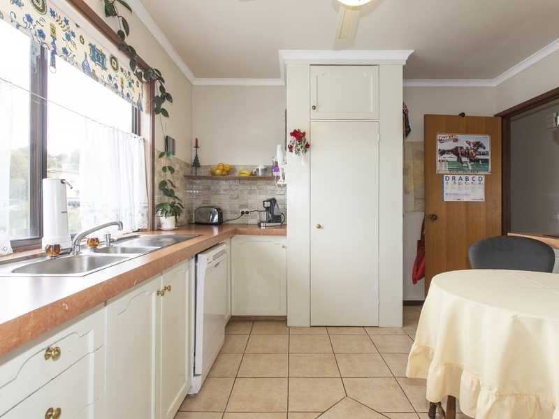 27 Henderson Street, Ararat VIC 3377