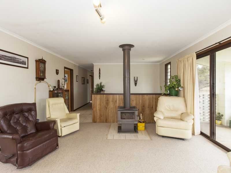 27 Henderson Street, Ararat VIC 3377