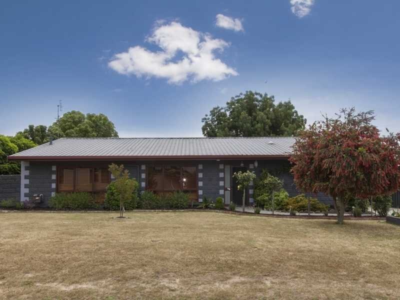 5 Hakea Street, Ararat VIC 3377