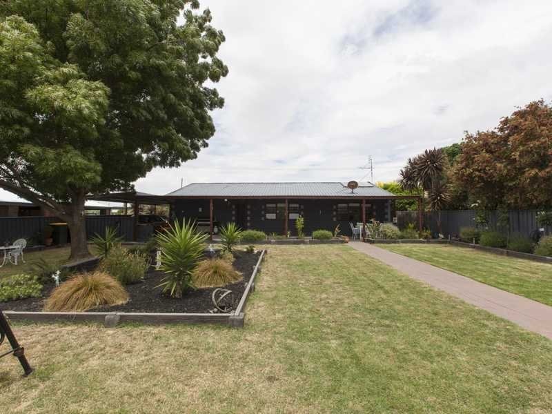 5 Hakea Street, Ararat VIC 3377