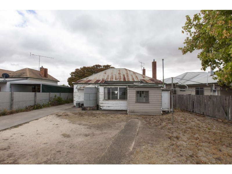 61 Banfield Street, Ararat VIC 3377