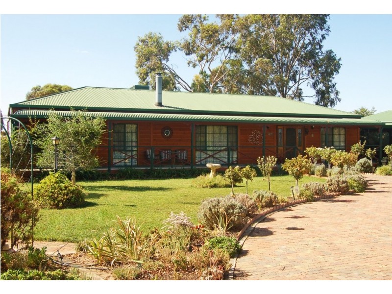 2-4 Luberta Street, Nhill VIC 3418