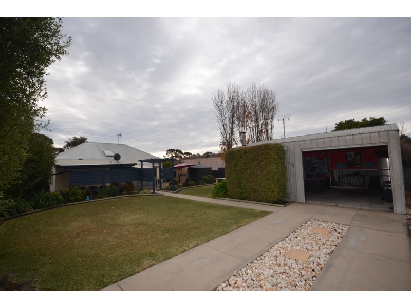 165 Nelson Street, Nhill VIC 3418