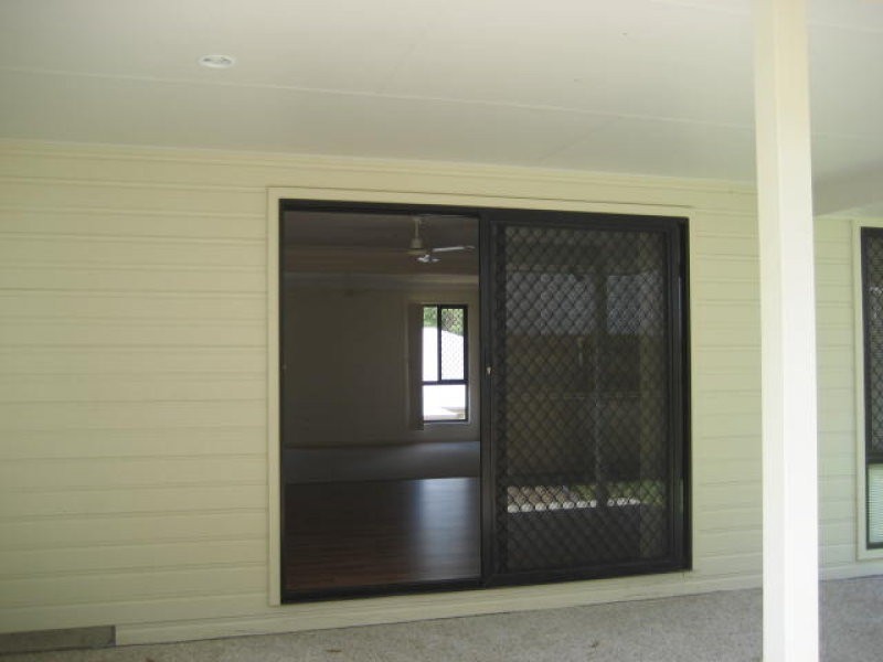 7 Bushlark Place, Goodna QLD 4300