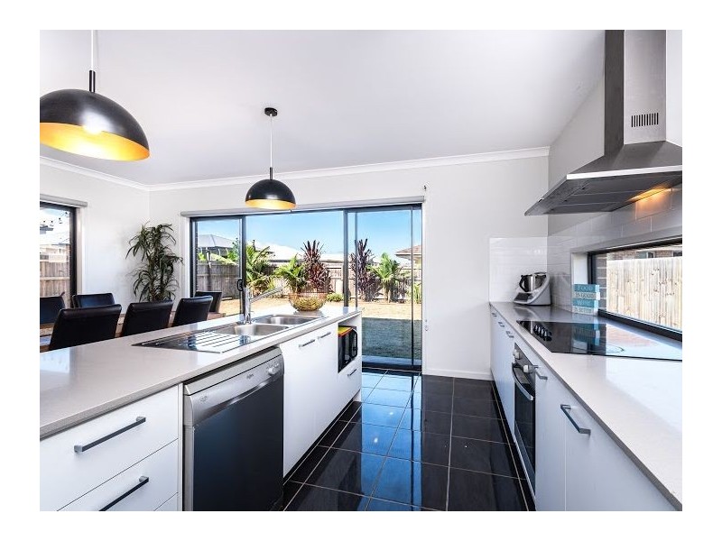 5 Berry Street, Caboolture South QLD 4510