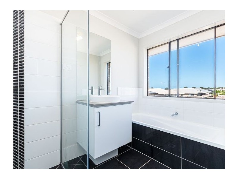 5 Berry Street, Caboolture South QLD 4510