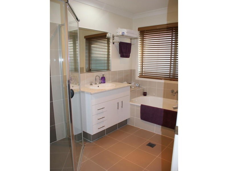 96 Cowie Road, Carseldine QLD 4034