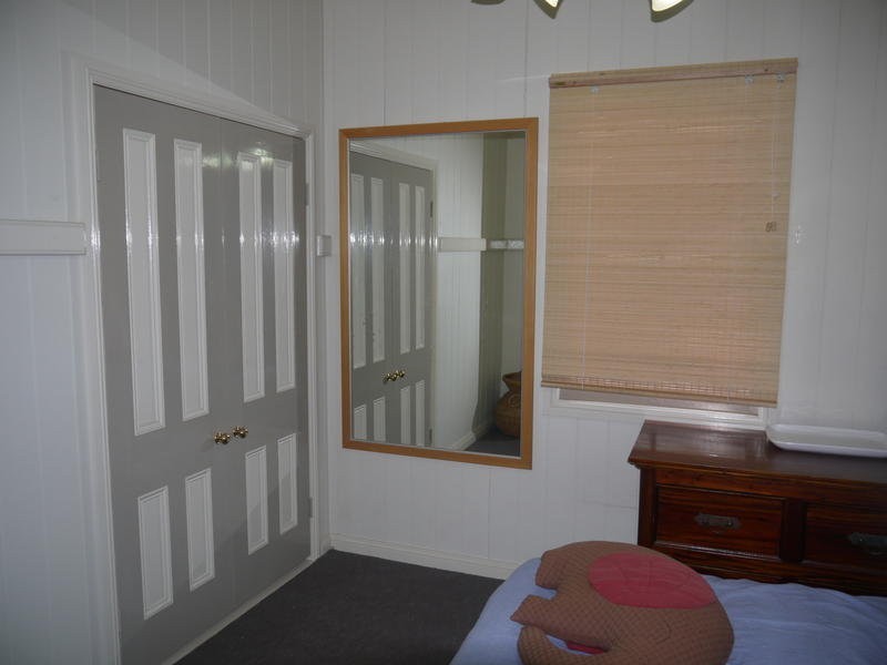 54 Sunday Street, Shorncliffe QLD 4017