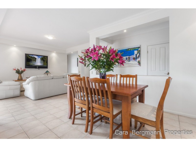 8 Dellwood Court, Ferny Hills QLD 4055