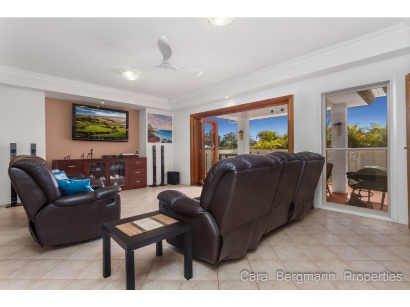 8 Dellwood Court, Ferny Hills QLD 4055