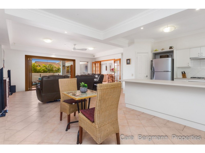 8 Dellwood Court, Ferny Hills QLD 4055