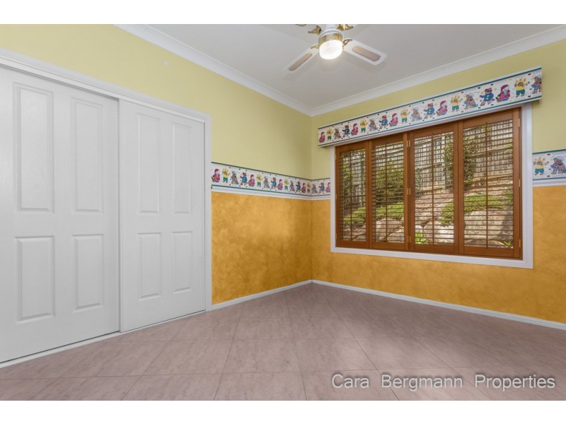 8 Dellwood Court, Ferny Hills QLD 4055