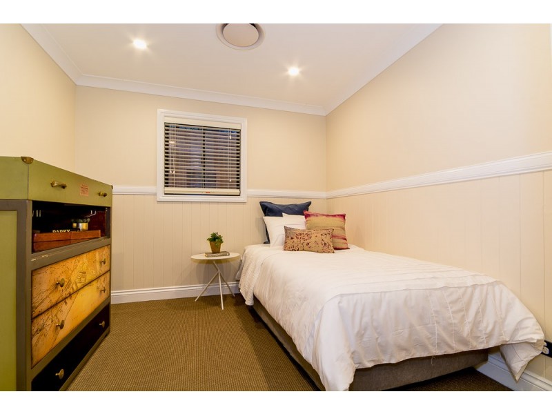 30 Fosbery Street, Windsor QLD 4030