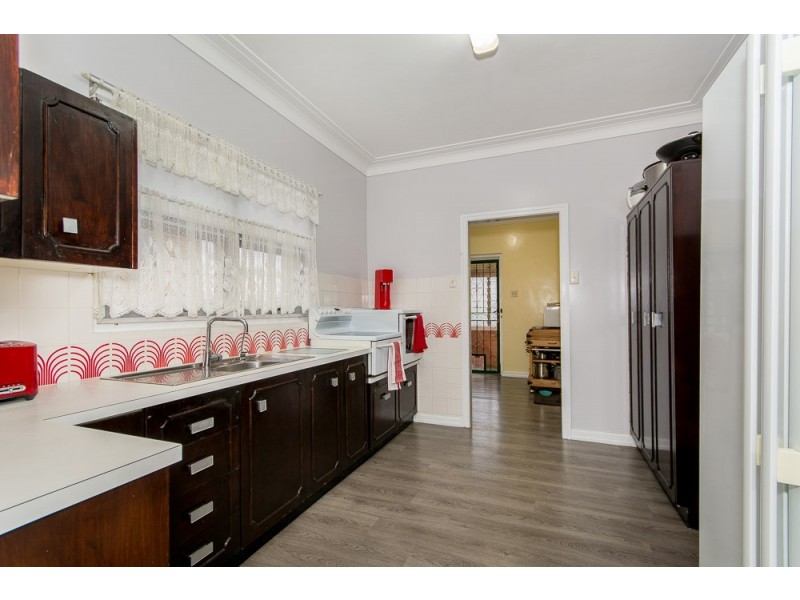 63 Nash Street, Sandgate QLD 4017