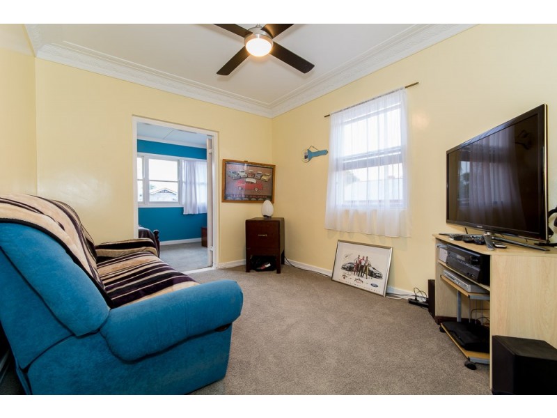 63 Nash Street, Sandgate QLD 4017