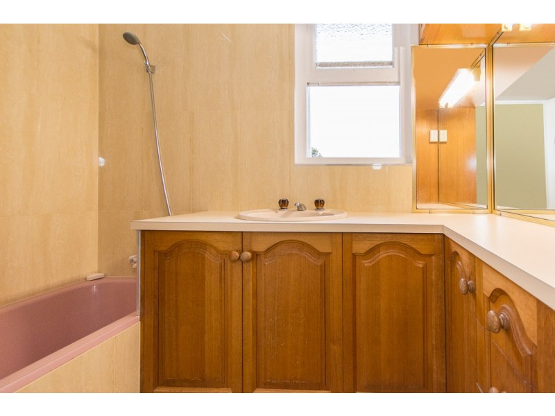 63 Nash Street, Sandgate QLD 4017