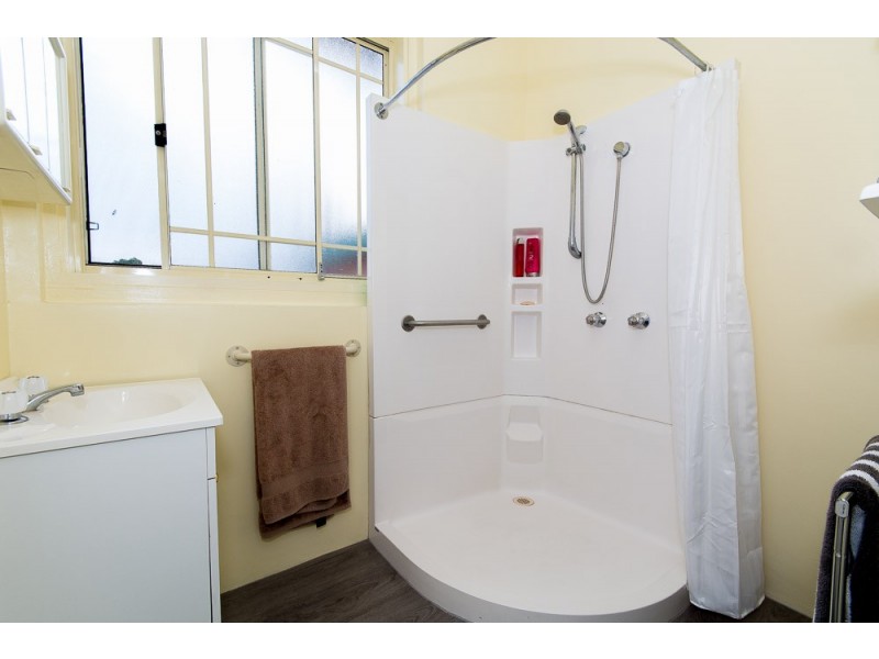 63 Nash Street, Sandgate QLD 4017