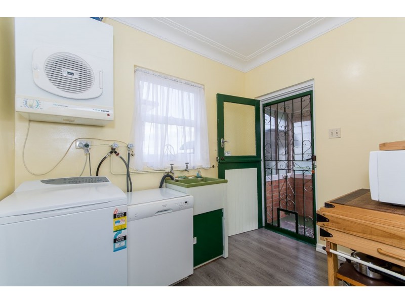 63 Nash Street, Sandgate QLD 4017