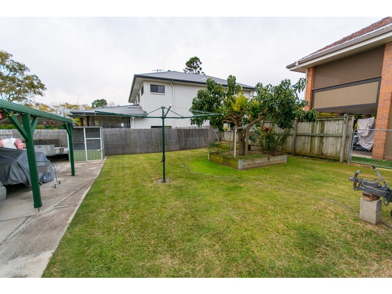 63 Nash Street, Sandgate QLD 4017