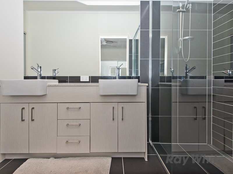 27 Matthew Court, Griffin QLD 4503